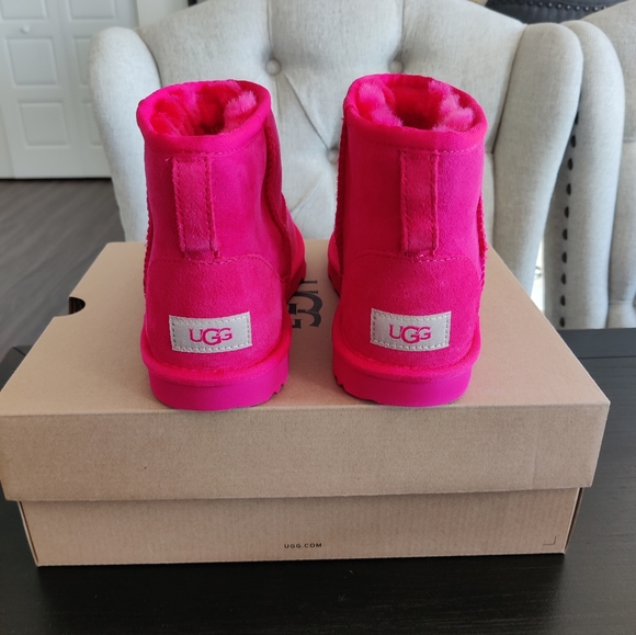 Ugg Kids Classic Mini II Booties Size 6 NIB - Picture 5 of 6